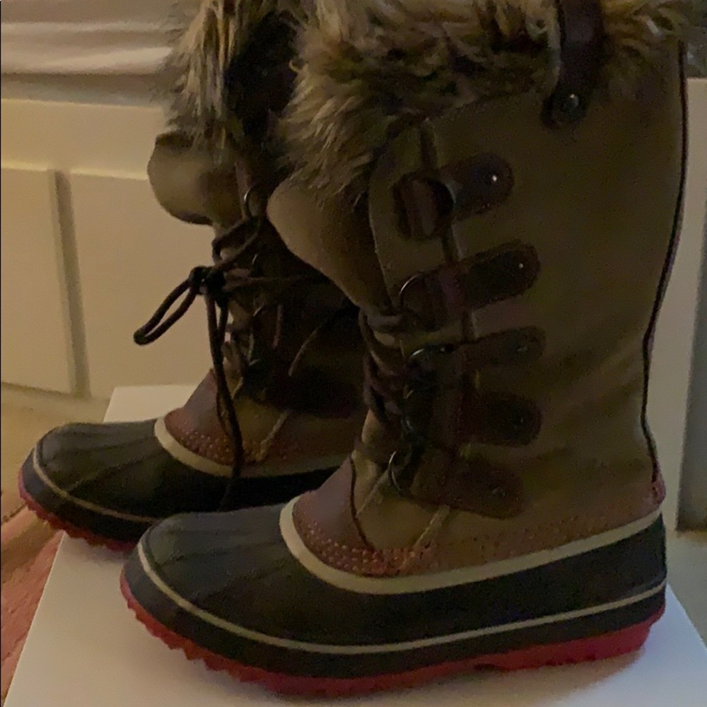 Sorel boots size 9